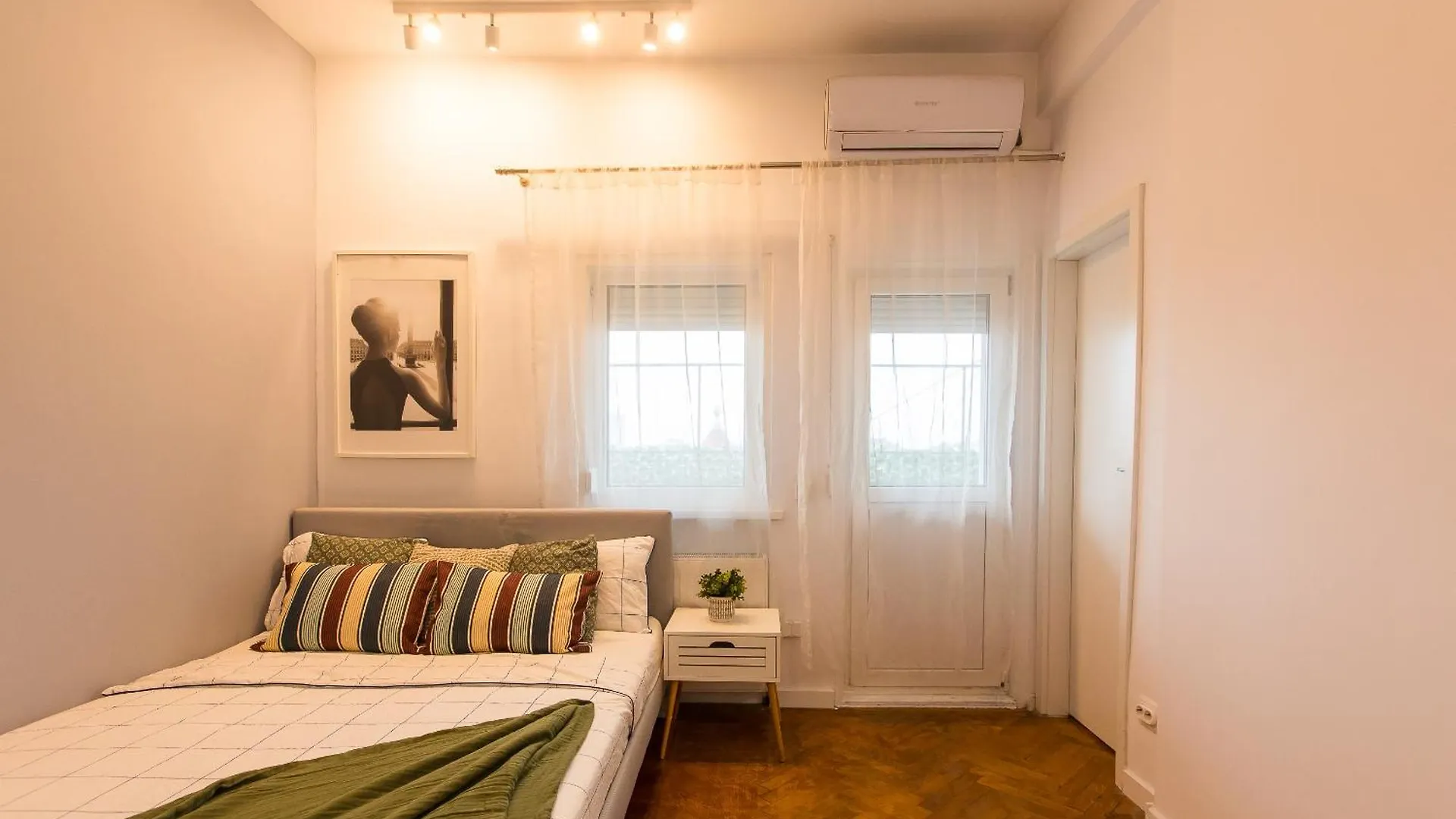 Spacious Penthouse With Terrace And City-View Bucharest Romania