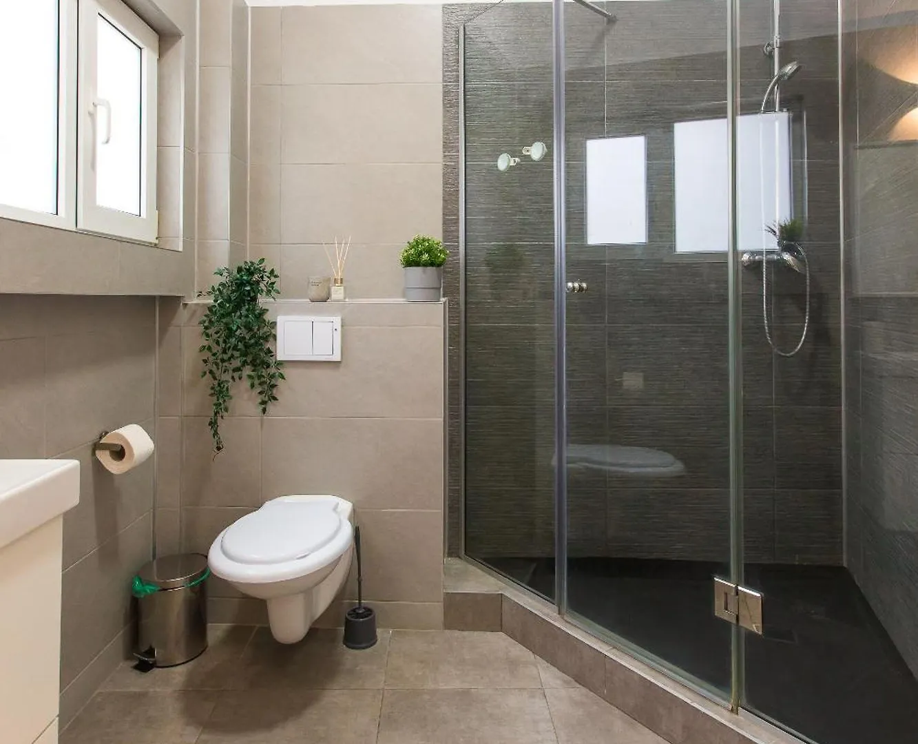 Apartment Spacious Penthouse With Terrace And City-View Bucharest