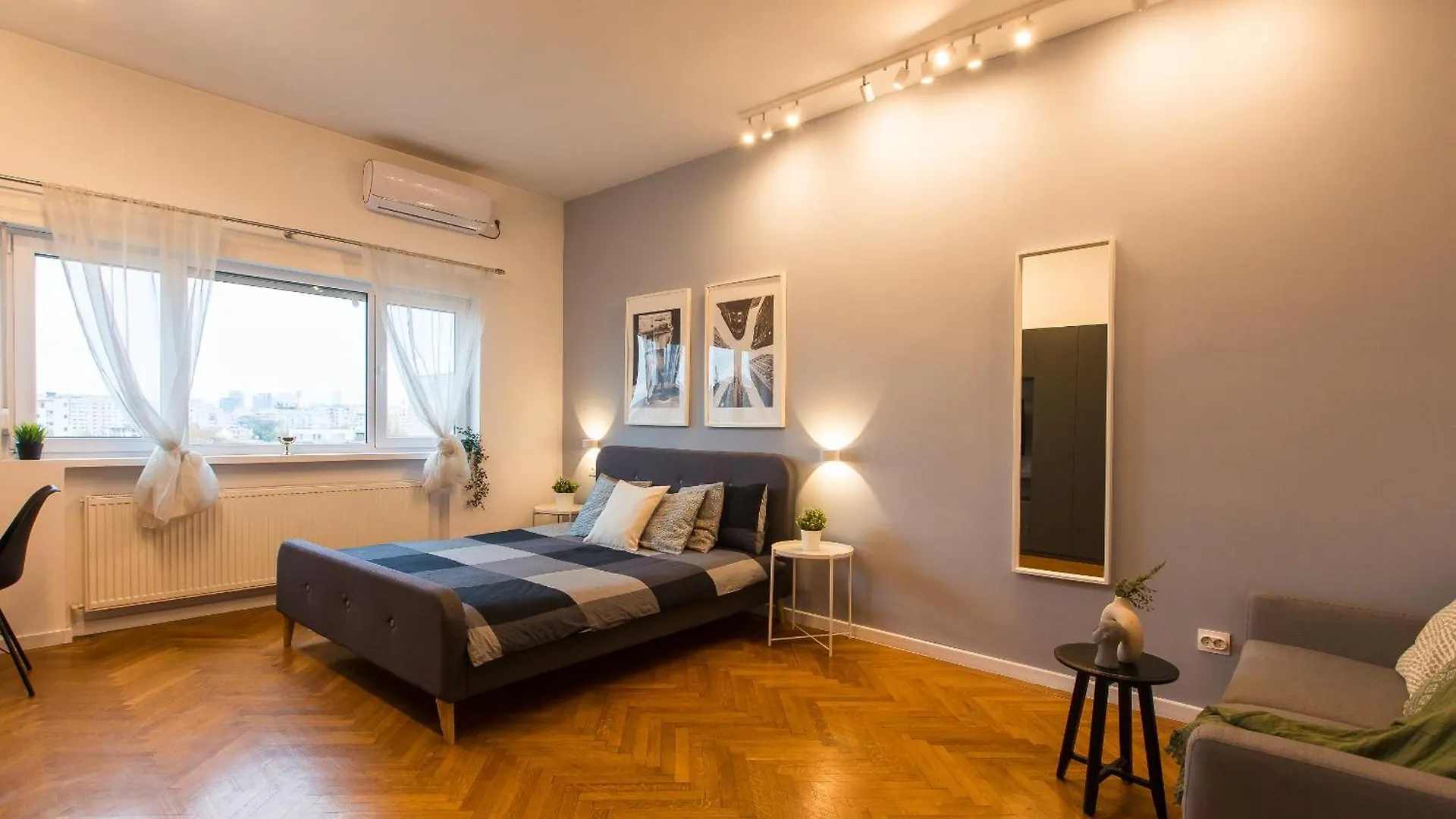 Spacious Penthouse With Terrace And City-View Bucharest Apartment