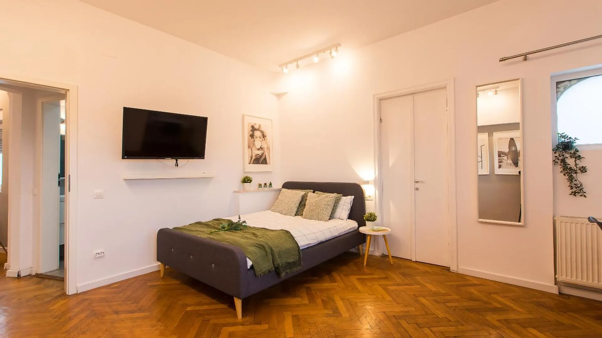 Spacious Penthouse With Terrace And City-View Bucharest Romania