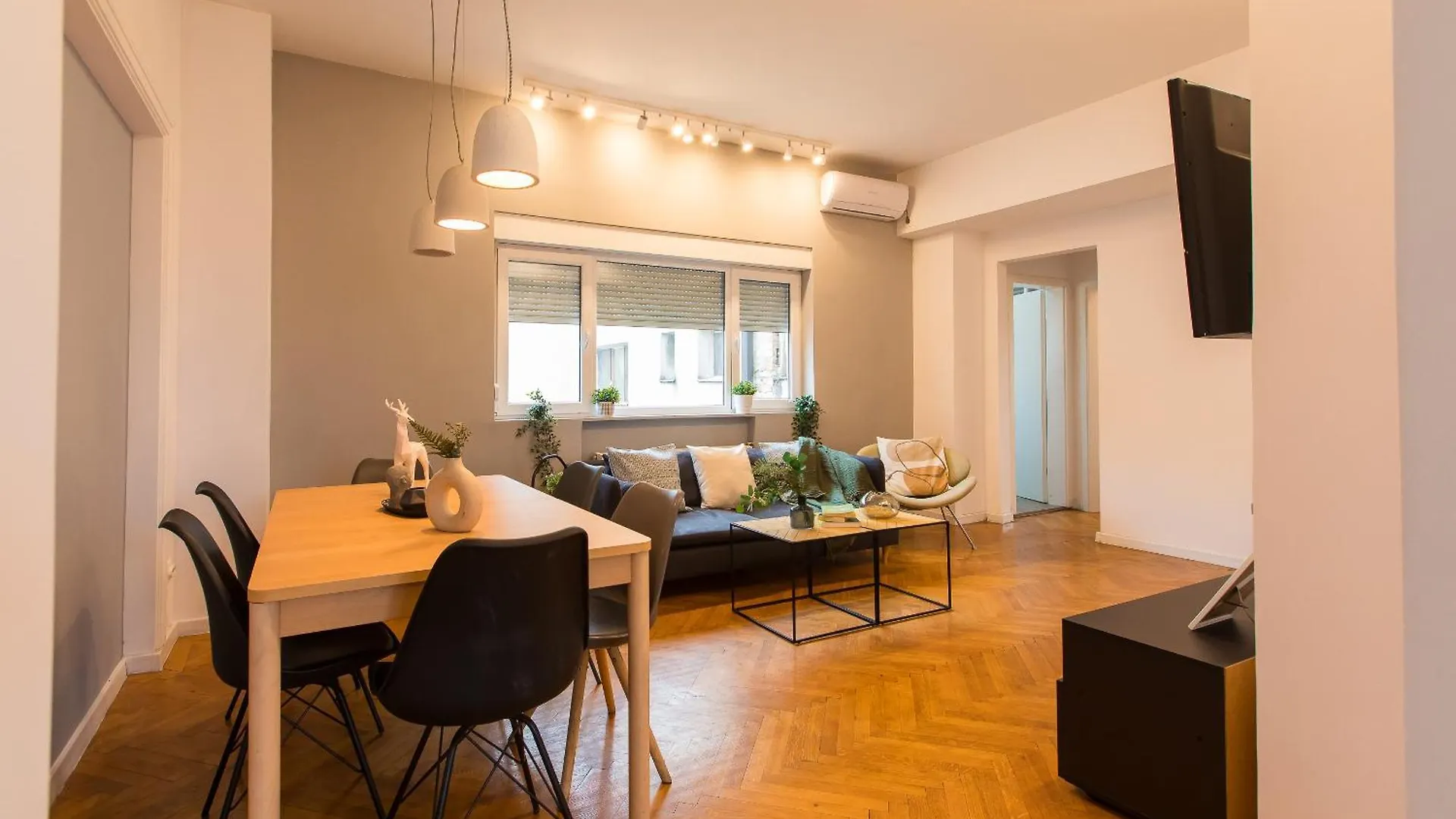 Spacious Penthouse With Terrace And City-View Bucarest Appartamento